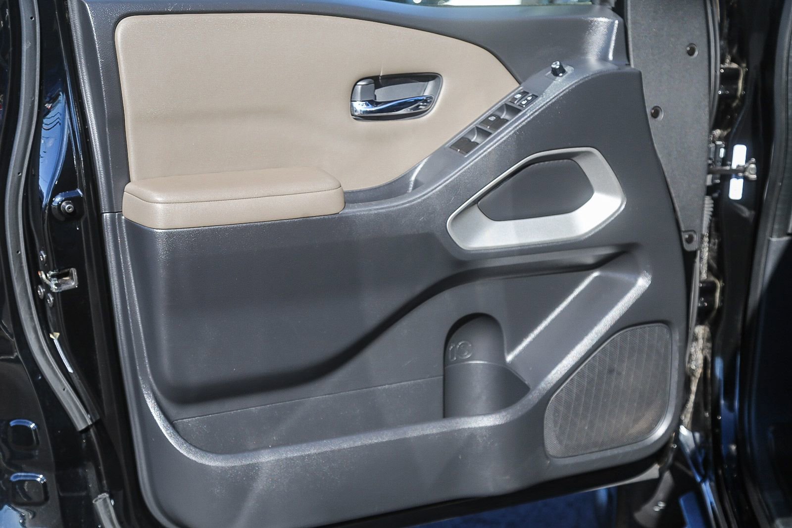 Used 2022 Nissan Frontier SV w/ Technology Package image 21