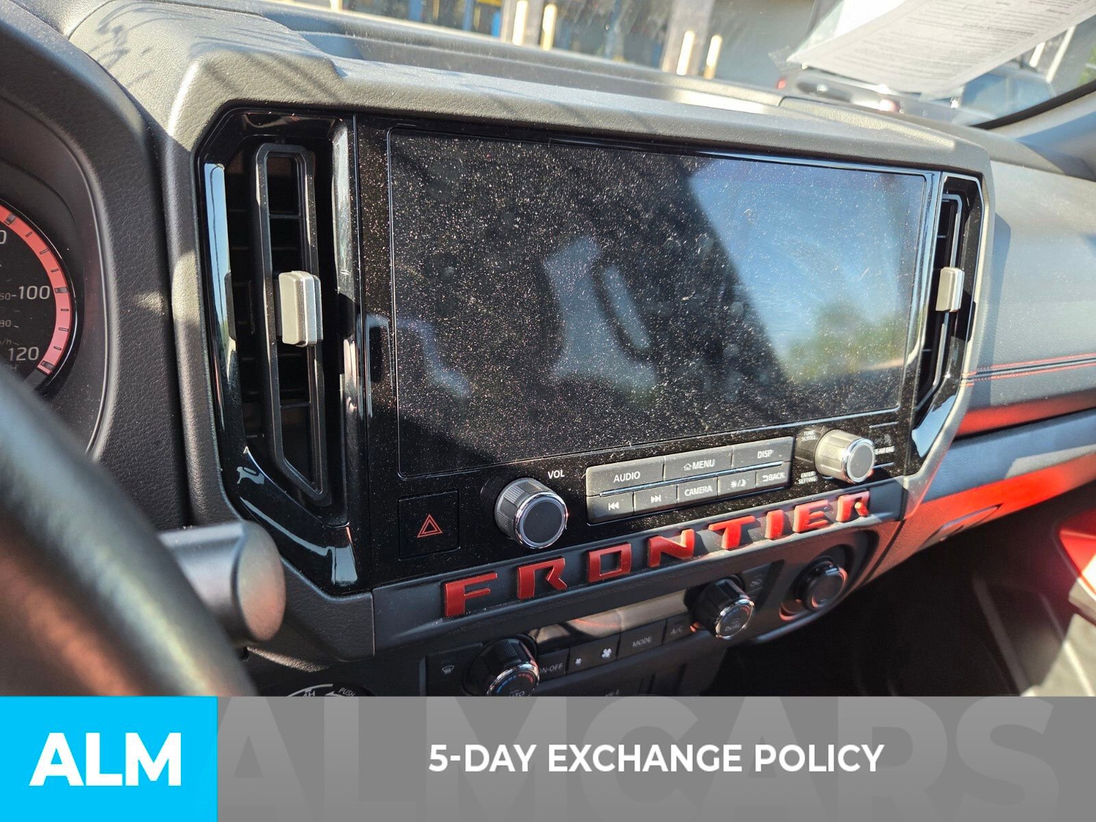 Used 2025 Nissan Frontier PRO-4X image 4