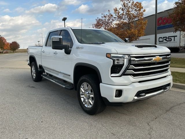 Used 2025 Chevrolet Silverado 2500 High Country image 2