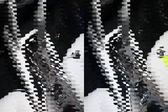 Used 2023 Toyota Corolla Cross L image 12