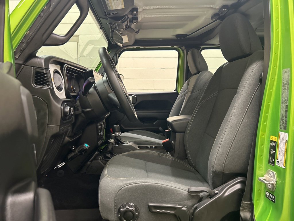 Used 2025 Jeep Gladiator Sport image 7