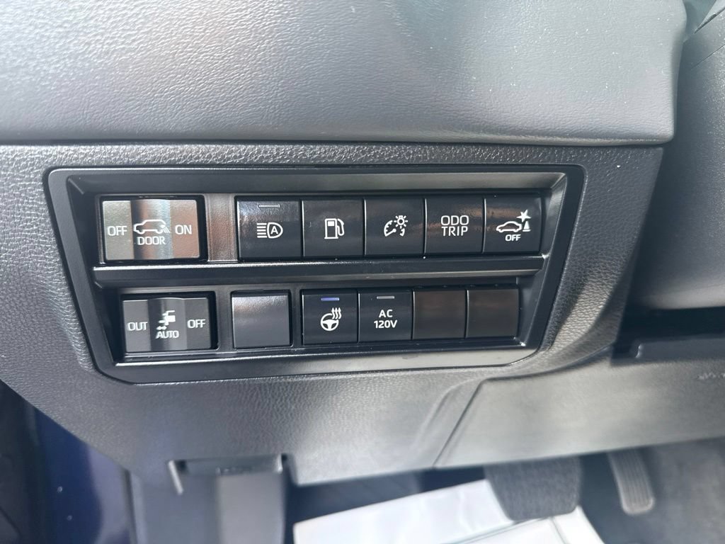 Used 2024 Toyota Sequoia Platinum AWD/4WD image 20