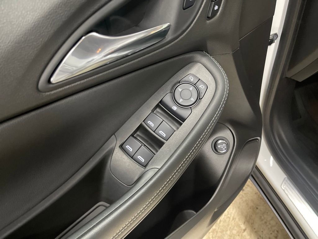 Certified 2021 Buick Encore GX Essence w/ Advanced Technology Package image 12