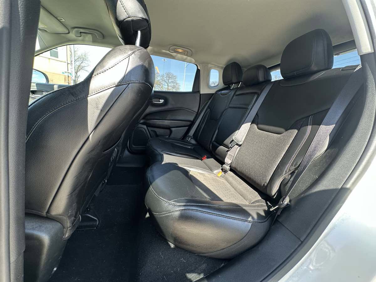 Used 2019 Jeep Compass Latitude image 37