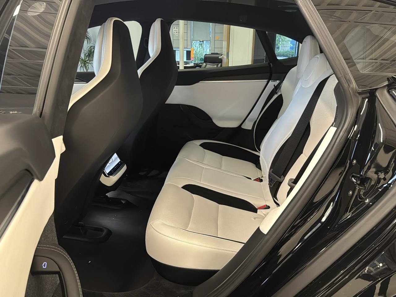 Used 2024 Tesla Model S Plaid AWD/4WD image 17