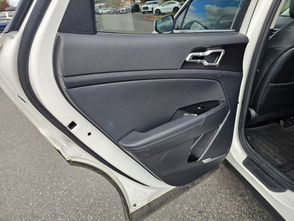 Used 2023 Kia Sportage EX AWD/4WD image 18