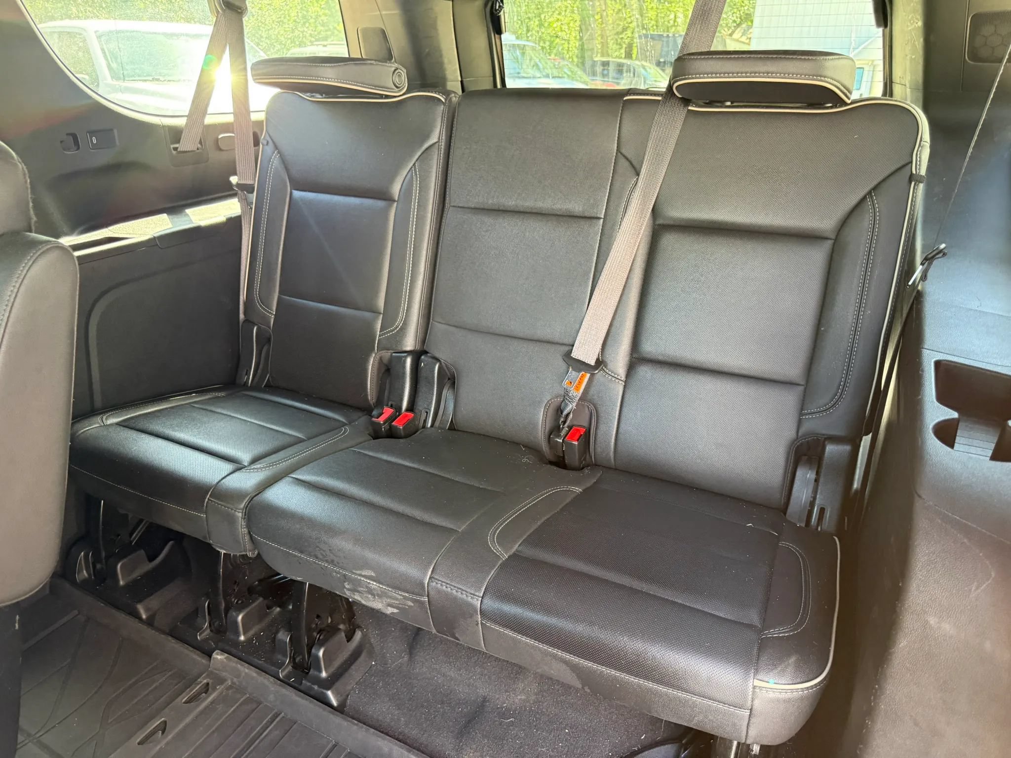 Used 2023 Chevrolet Suburban Premier w/ Premium Package 2 AWD/4WD image 16