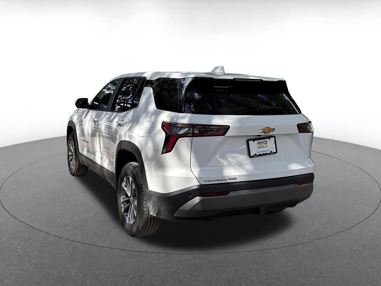 Used 2025 Chevrolet Equinox LT AWD/4WD image 8