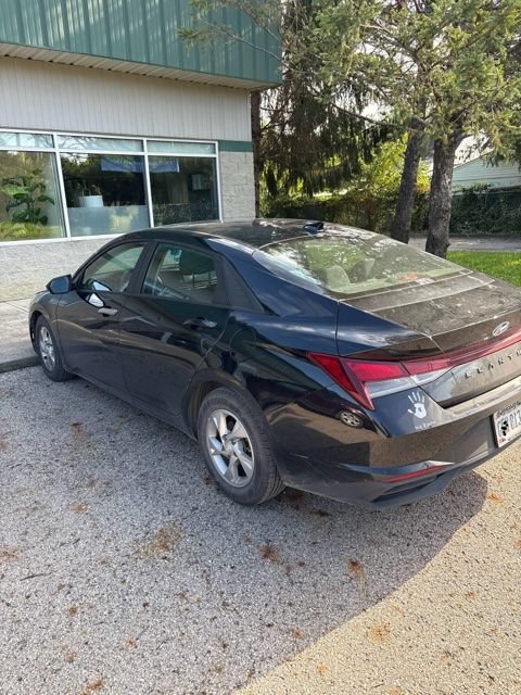 Used 2021 Hyundai Elantra SE FWD image 4
