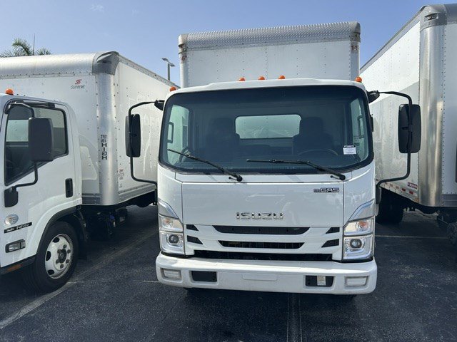 Used 2024 Isuzu NPR RWD image 4