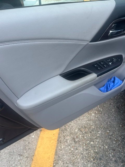Used 2017 Honda Accord EX-L image 20