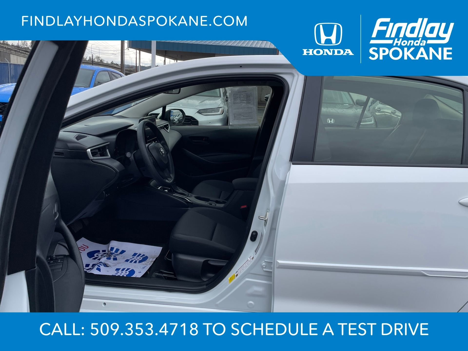 Used 2024 Toyota Corolla LE w/ LE Convenience Package FWD image 11