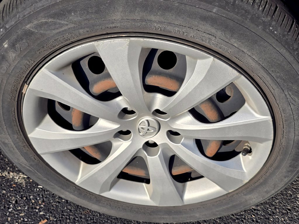 Used 2020 Toyota Corolla LE FWD image 19
