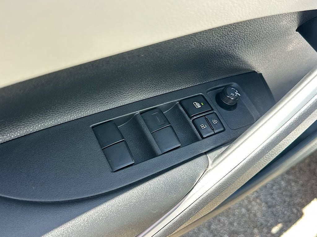 Certified 2024 Toyota Corolla Cross L FWD image 13
