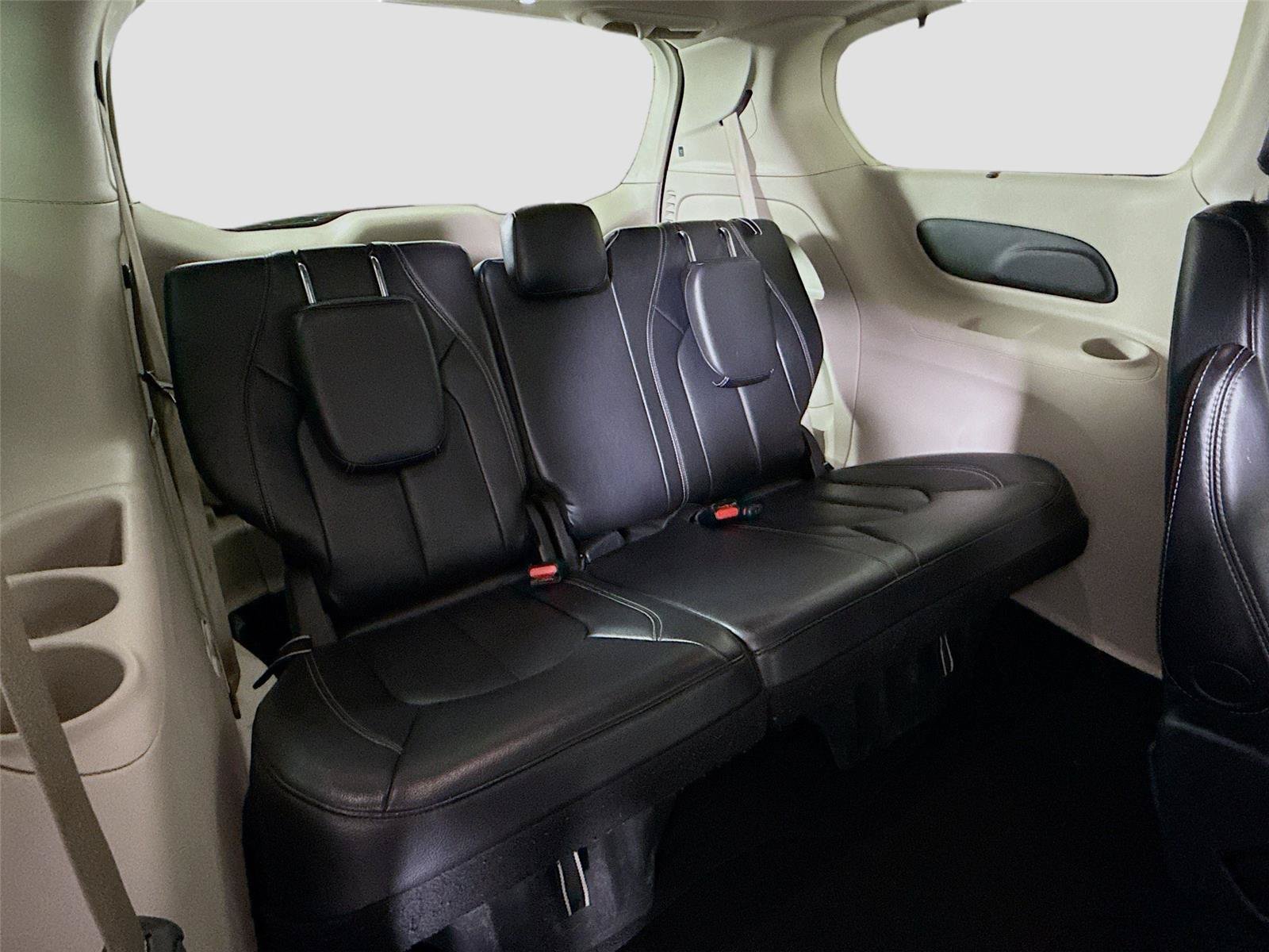 Used 2022 Chrysler Pacifica Touring-L FWD image 19