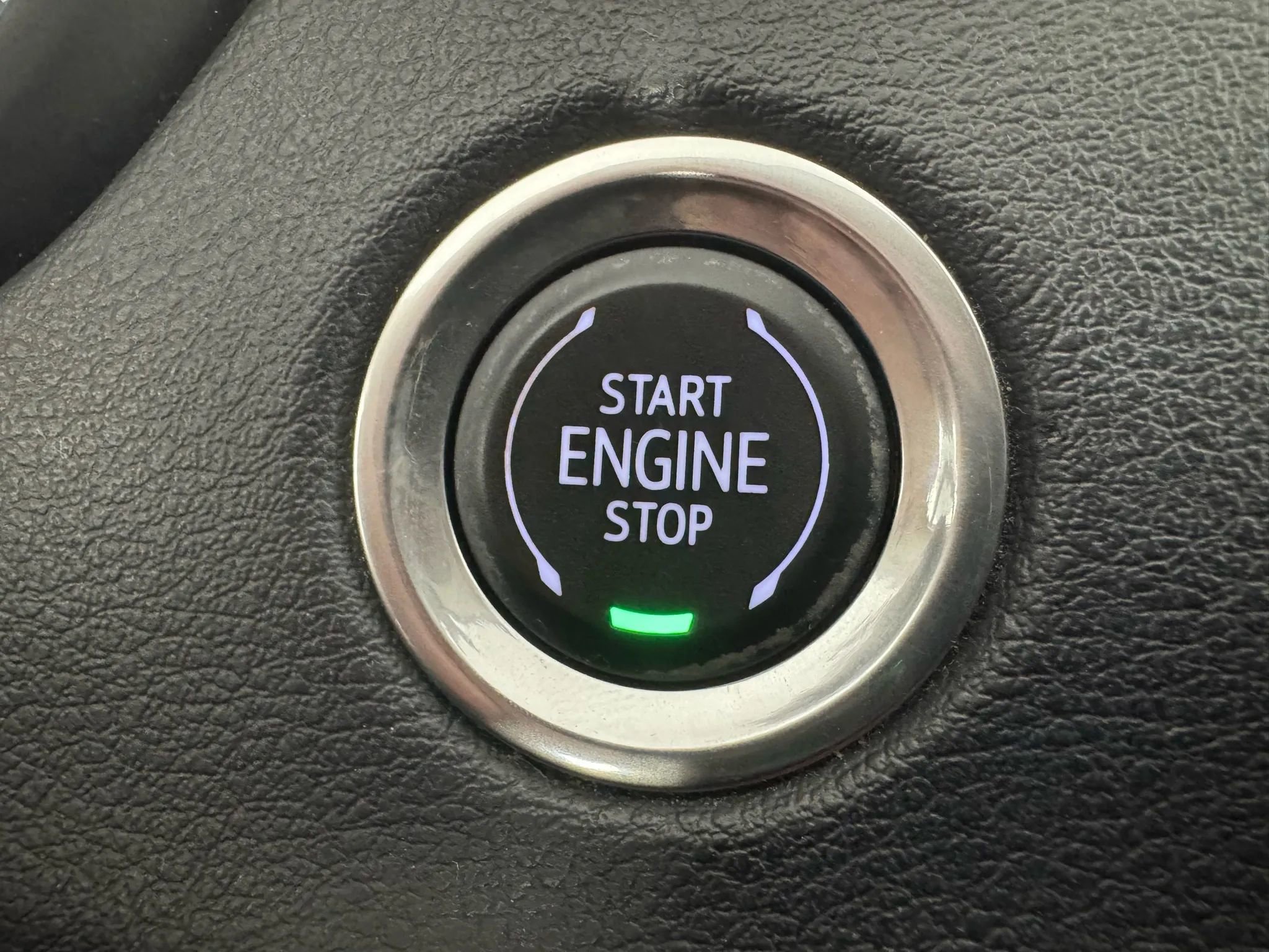 Used 2019 Cadillac XT4 Luxury w/ Cold Weather Package image 19