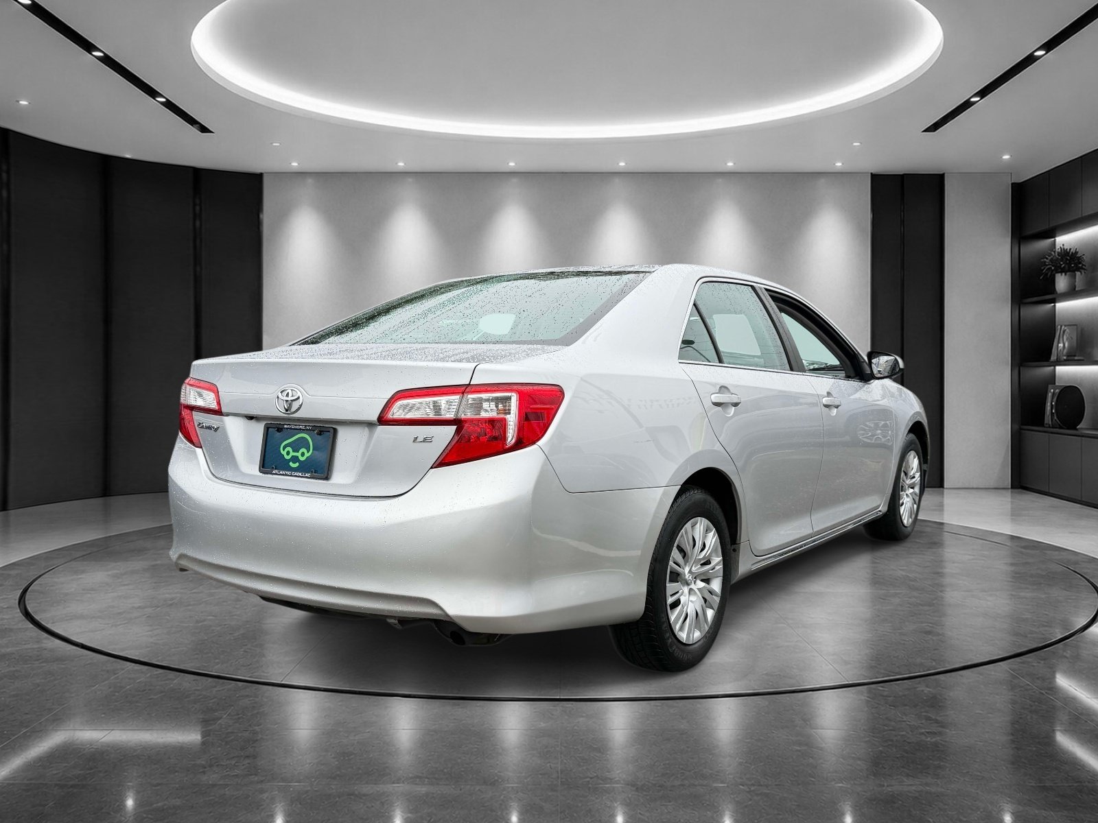 Used 2014 Toyota Camry LE FWD image 4