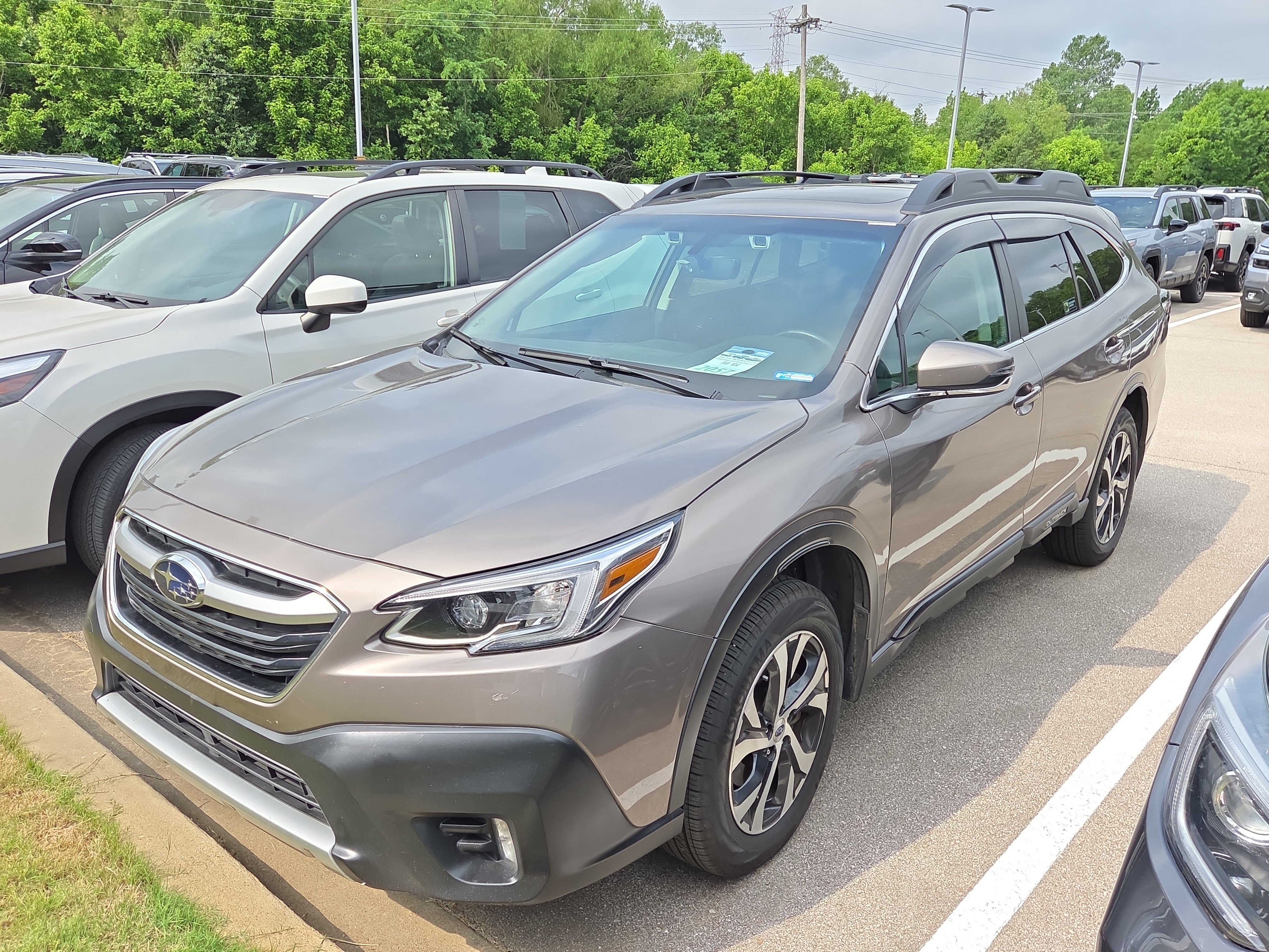 Used 2022 Subaru Outback Limited w/ Popular Package #2 AWD/4WD image 4