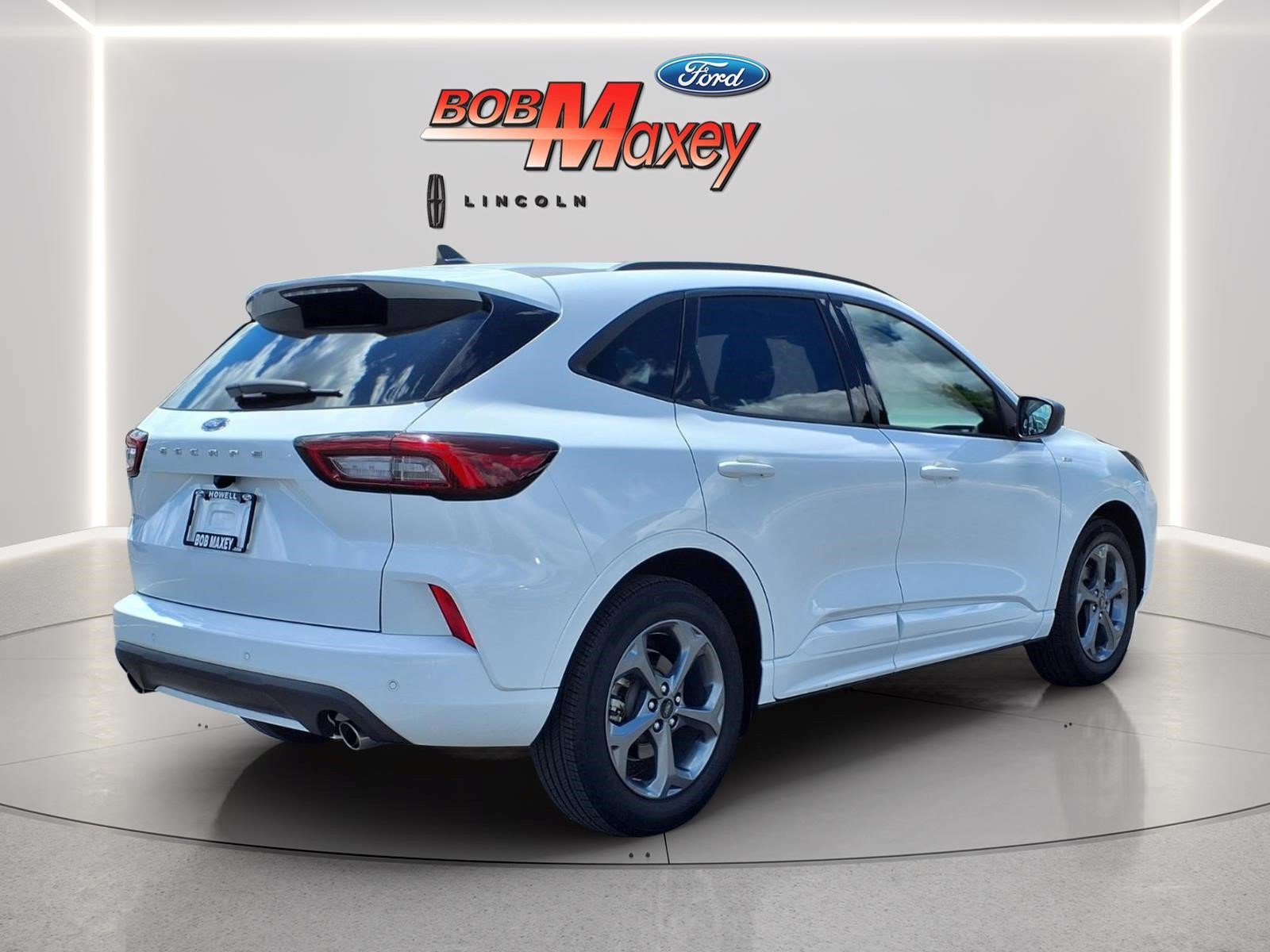 Used 2023 Ford Escape ST-Line w/ Tech Pack #1 FWD image 4