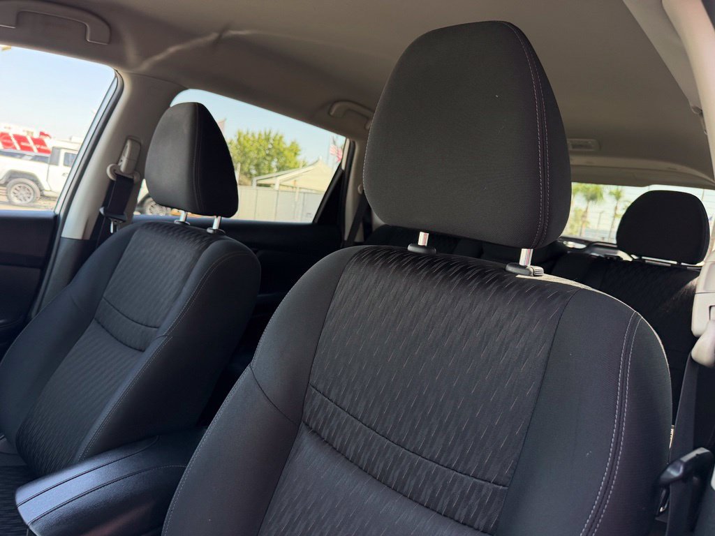 Used 2018 Nissan Rogue SV w/ Premium Package AWD/4WD image 15