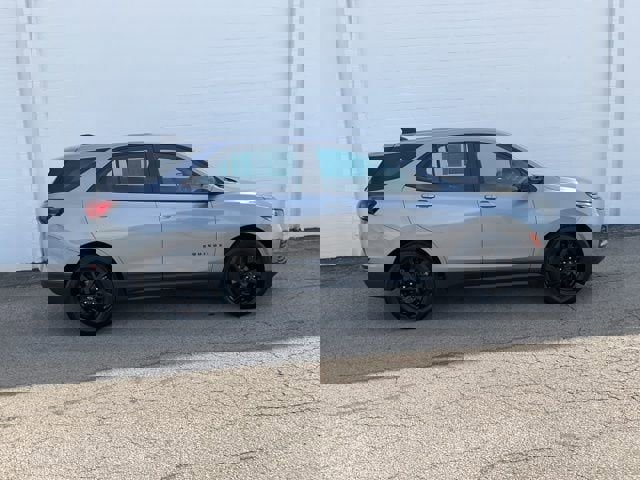 Used 2023 Chevrolet Equinox LS w/ Midnight Edition image 3