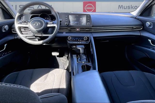 Used 2023 Hyundai Elantra SEL image 7