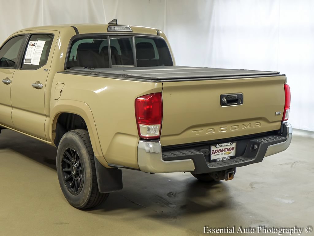Used 2017 Toyota Tacoma SR5 w/ Tow Package RWD image 7
