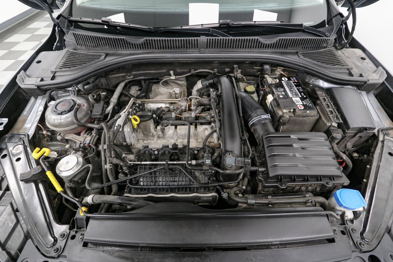 Used 2019 Volkswagen Jetta SEL w/ Cold Weather Package image 14