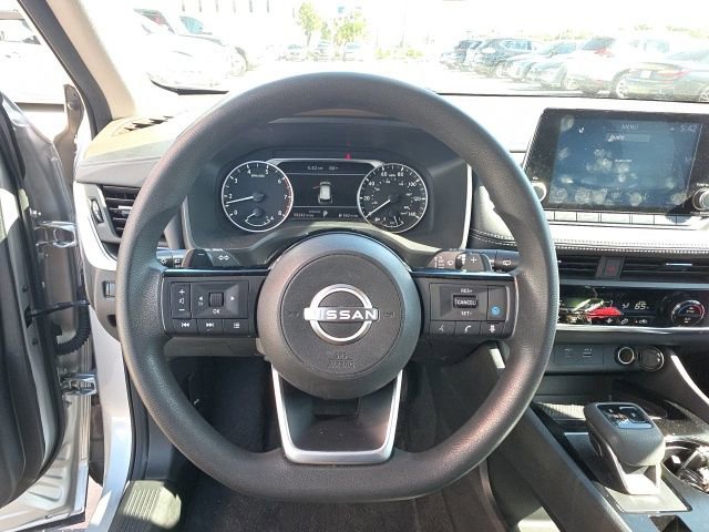 Used 2023 Nissan Rogue SV FWD image 15