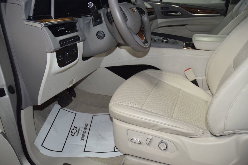 Used 2024 Cadillac Escalade ESV Sport Platinum w/ LPO, ONYX Package AWD/4WD image 39
