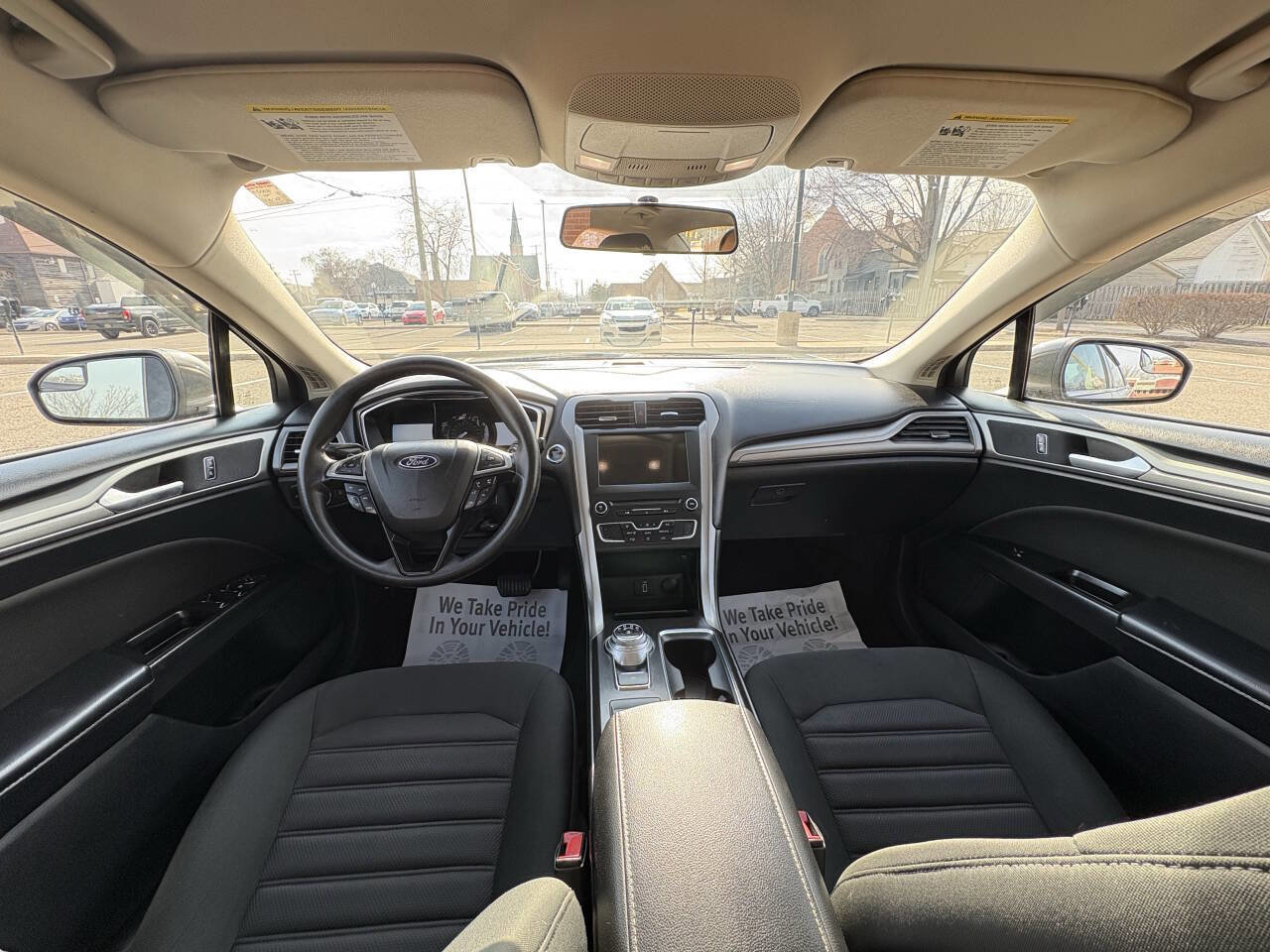 Used 2017 Ford Fusion SE w/ Fusion SE Technology Package FWD image 18