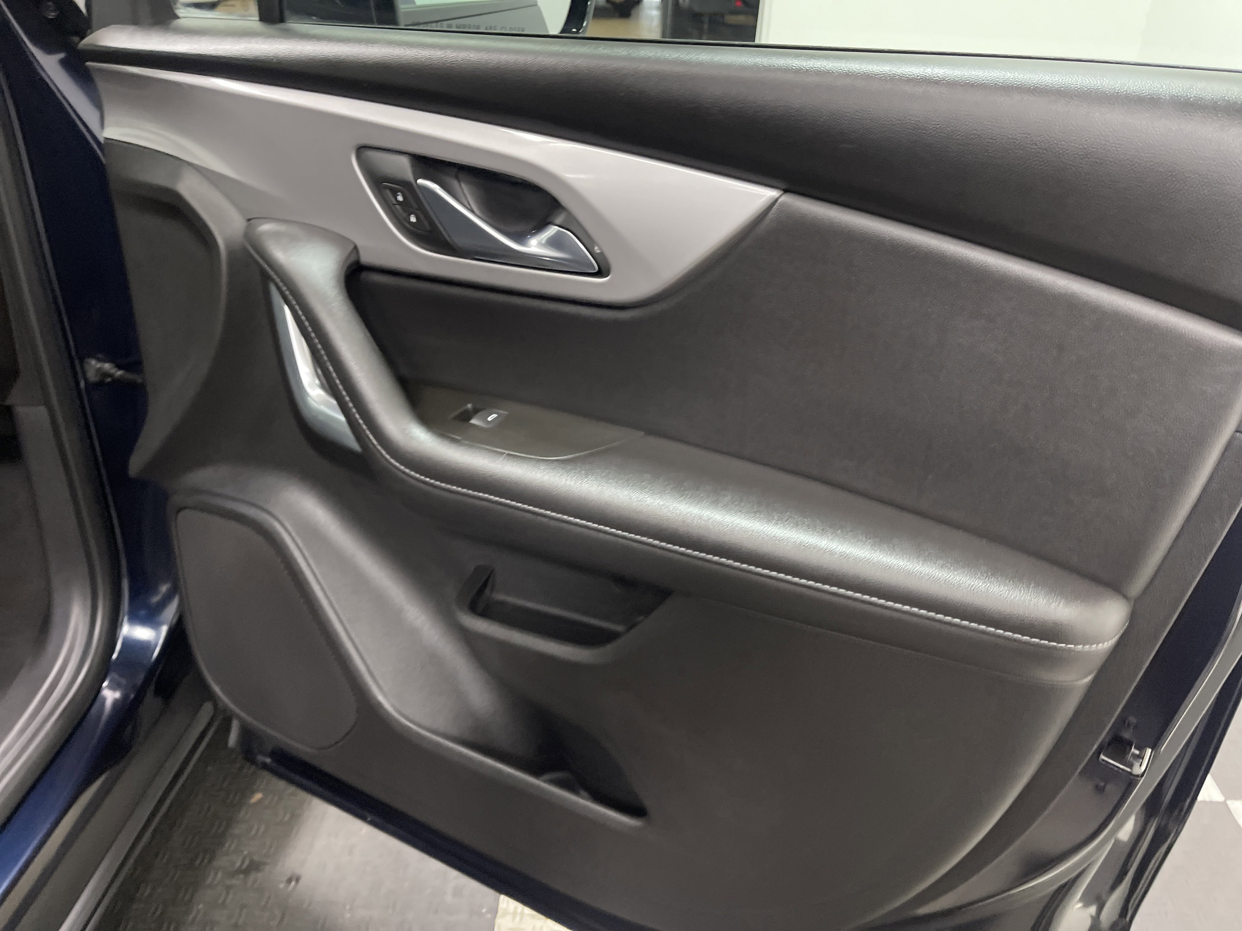 Used 2021 Chevrolet Blazer LT image 25