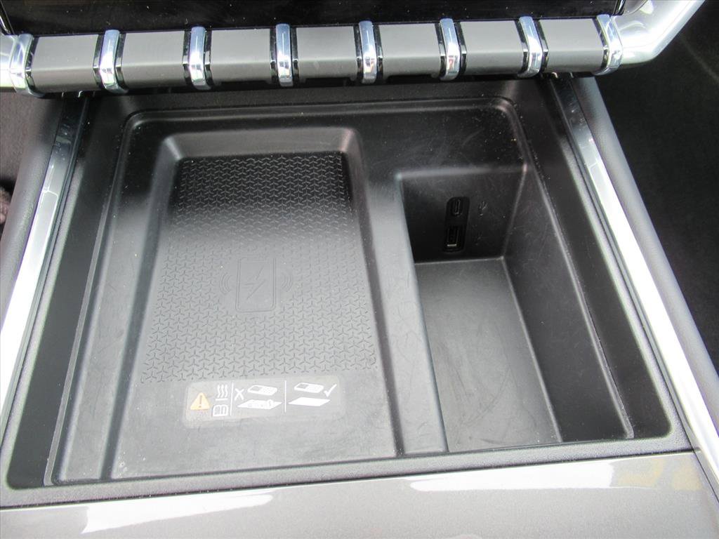 Used 2025 GMC Acadia Elevation image 19