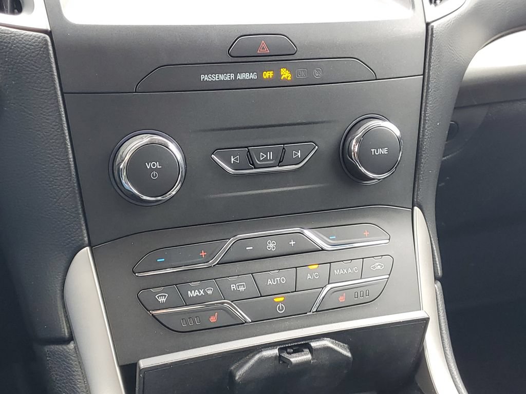 Used 2019 Ford Edge SEL w/ Equipment Group 201A AWD/4WD image 25