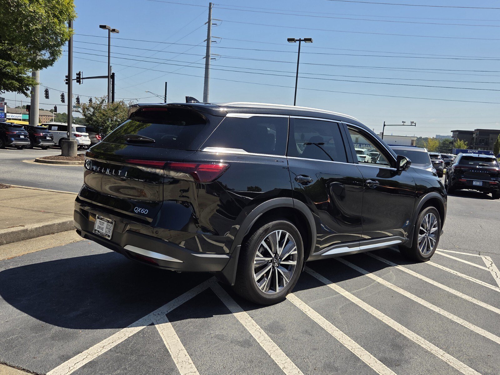 Used 2026 INFINITI QX60 Luxe w/ Cargo Package FWD image 6
