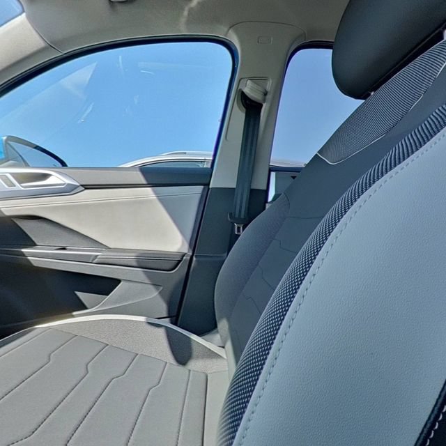 New 2026 Volkswagen Taos SE FWD image 26