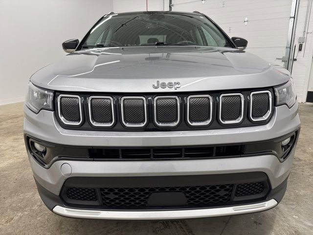 Used 2022 Jeep Compass Limited w/ Sun and Sound Group image 2