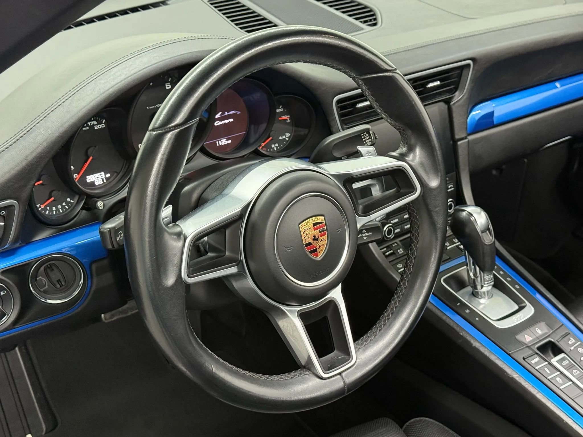 Used 2017 Porsche 911 Carrera image 18