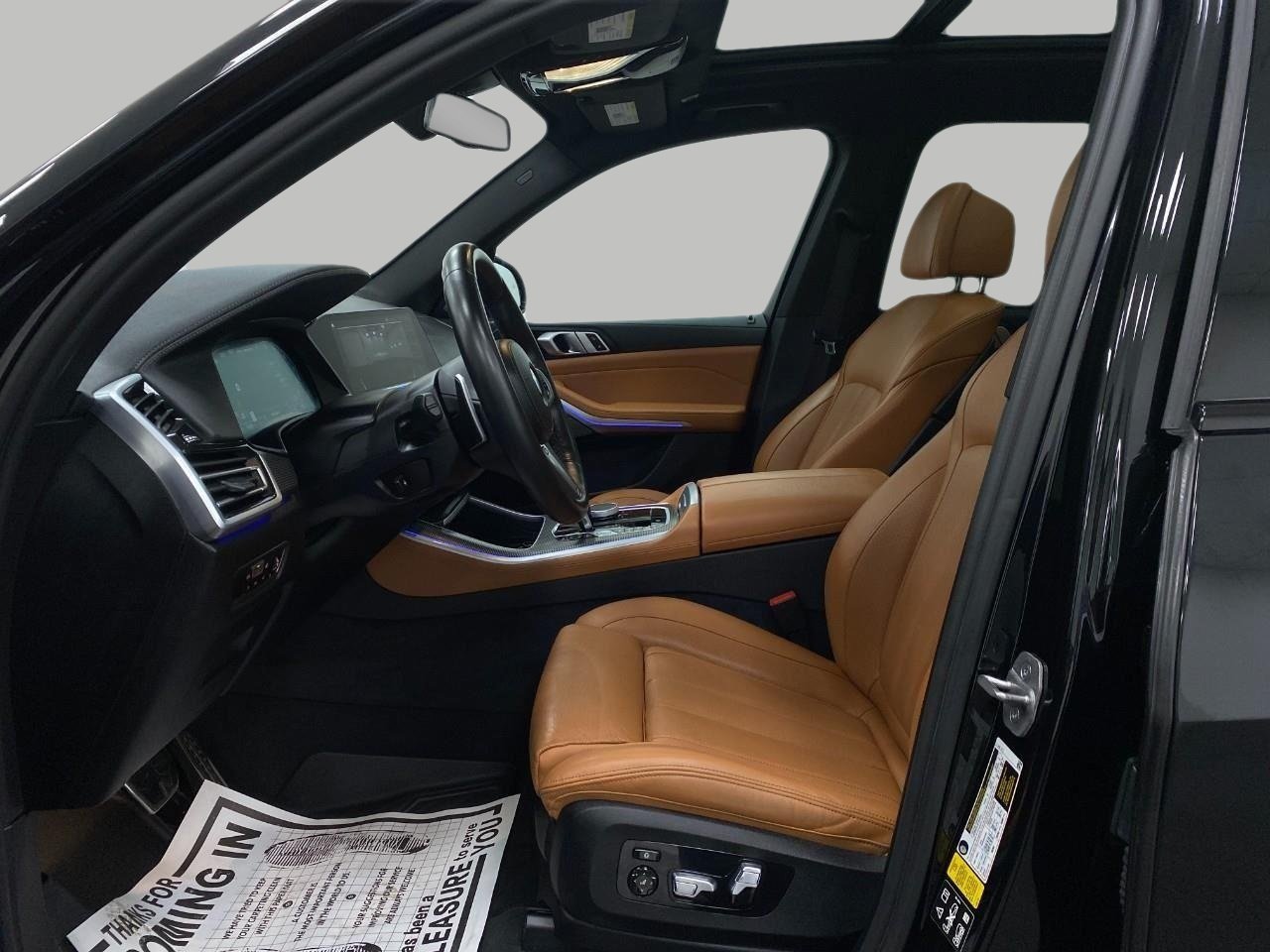 Used 2022 BMW X5 M50i w/ Parking Assistance Package AWD/4WD image 32