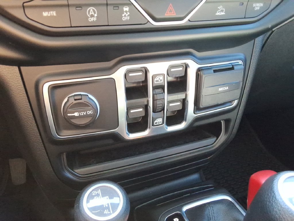 Used 2023 Jeep Gladiator Sport AWD/4WD image 32
