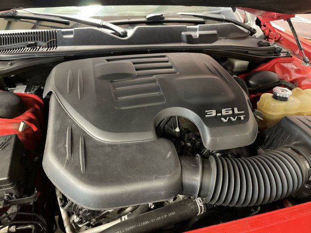 Used 2020 Dodge Challenger SXT RWD image 24