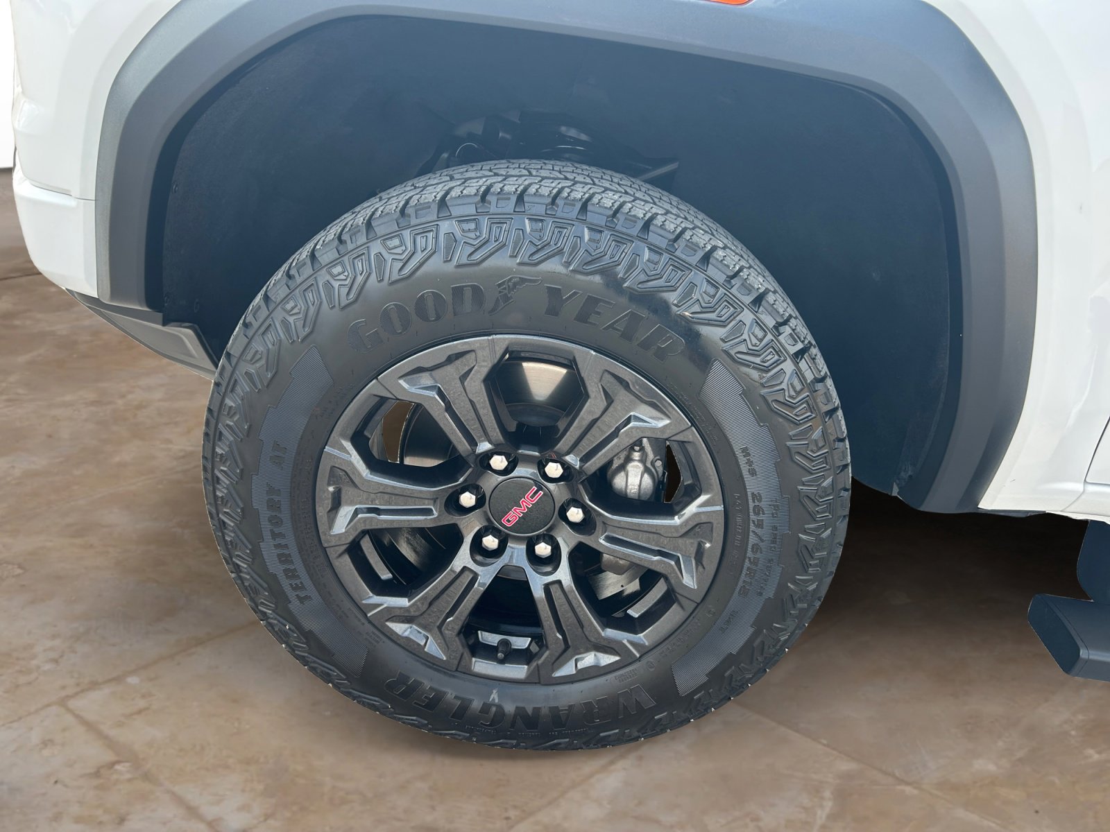 Used 2024 GMC Canyon Elevation w/ Elevation Premium Package image 24