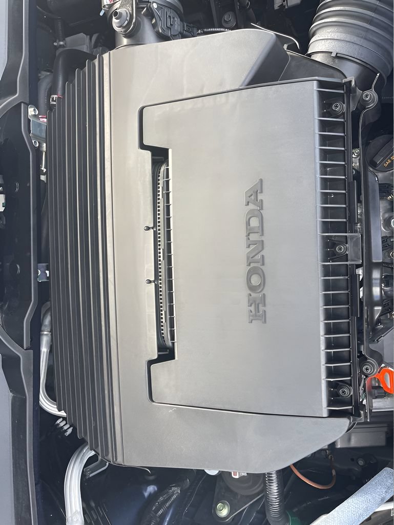 Used 2025 Honda Pilot Sport image 9