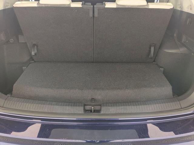 Used 2024 Volkswagen Tiguan SE image 31