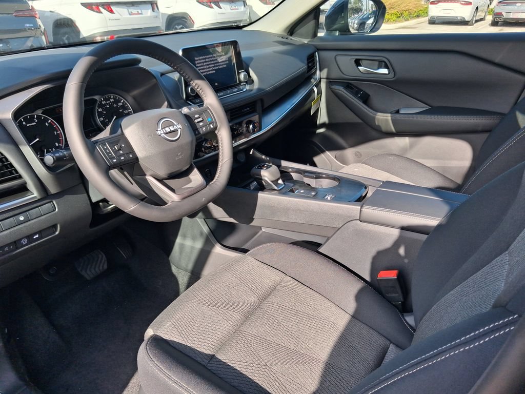 Certified 2026 Nissan Rogue SV FWD image 13