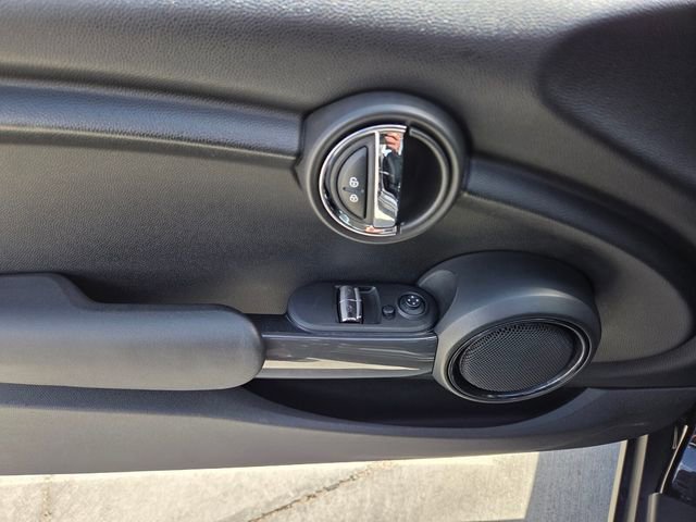Used 2017 MINI Cooper 2-Door Hardtop FWD image 16