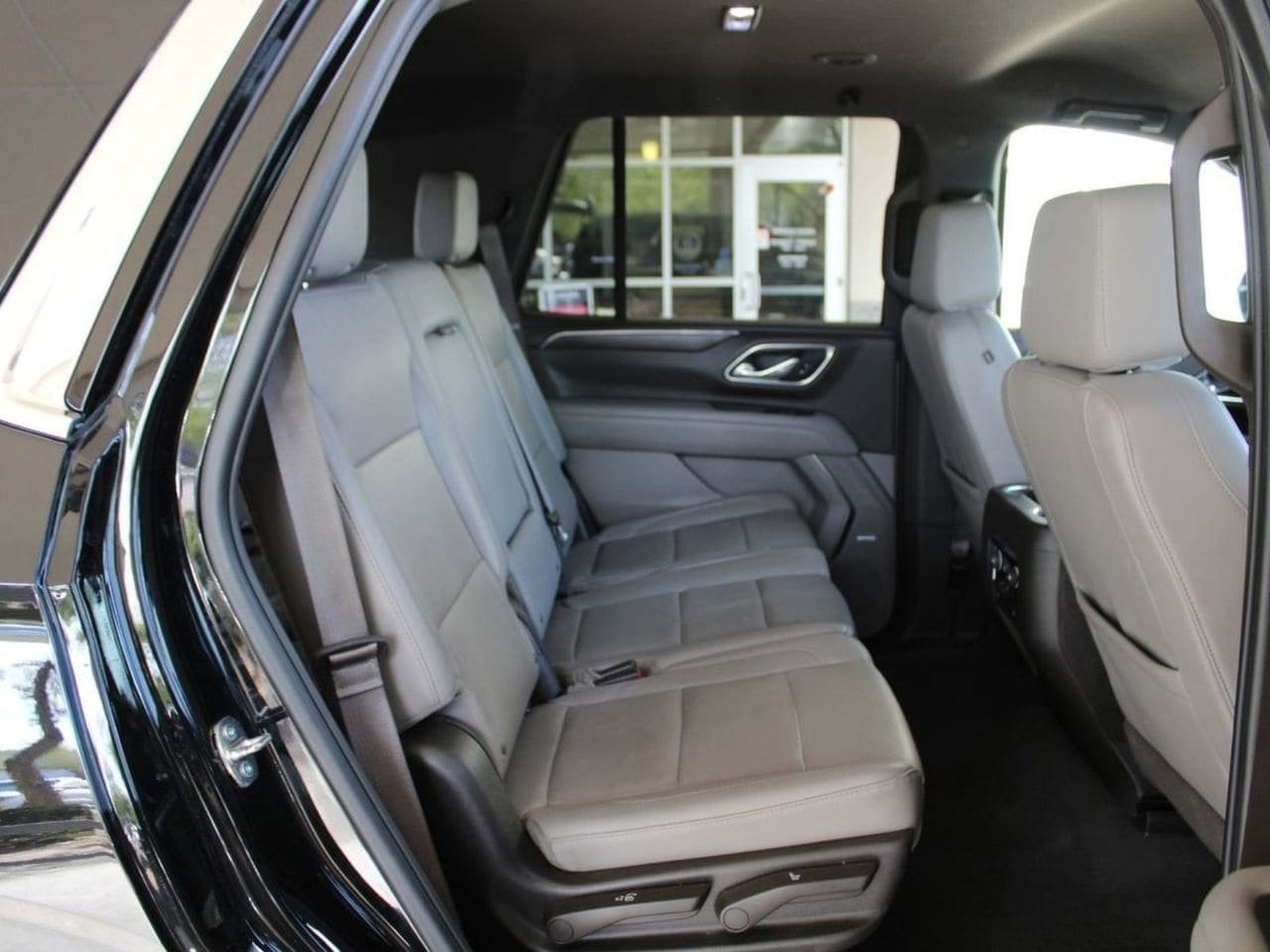 Used 2024 Chevrolet Tahoe LT RWD image 12