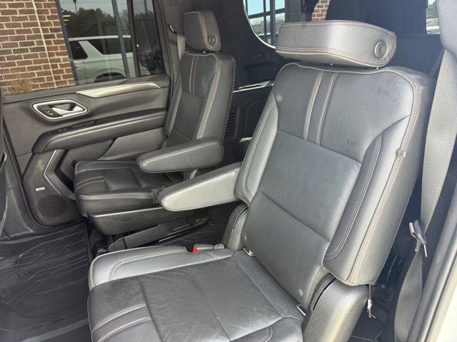 Used 2021 Chevrolet Suburban RST w/ Luxury Package RWD image 18