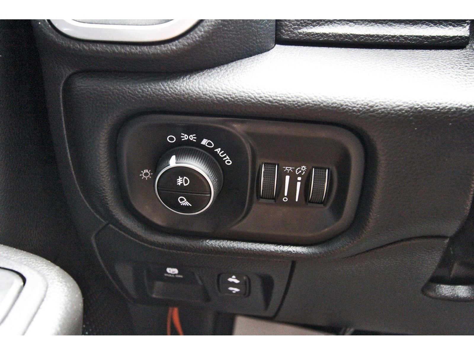 Used 2025 RAM 1500 Lone Star image 19