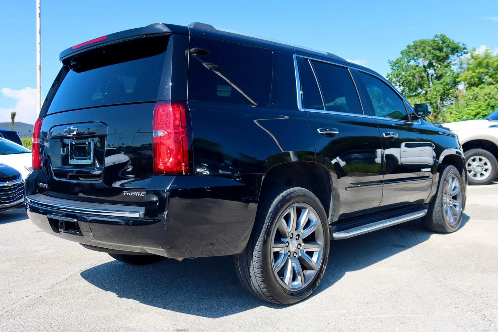 Used 2019 Chevrolet Tahoe Premier RWD image 4